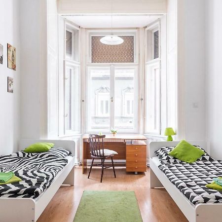 Izabella Home 2 Budapest Exteriör bild