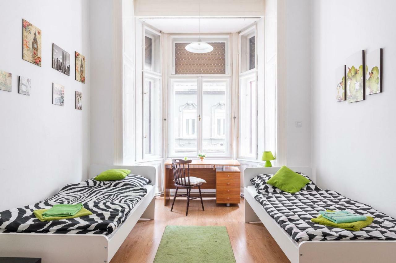 Izabella Home 2 Budapest Exteriör bild