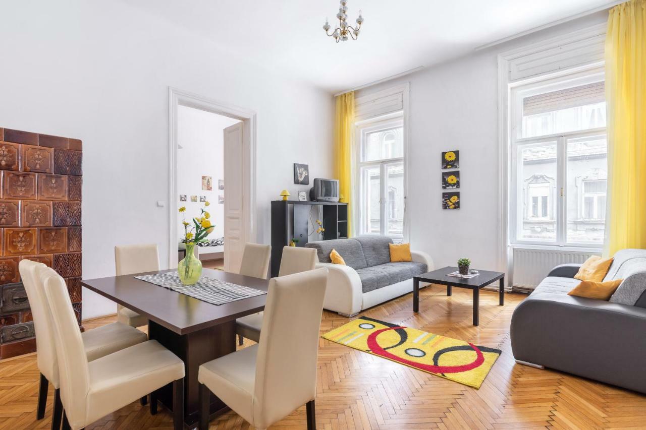 Izabella Home 2 Budapest Exteriör bild