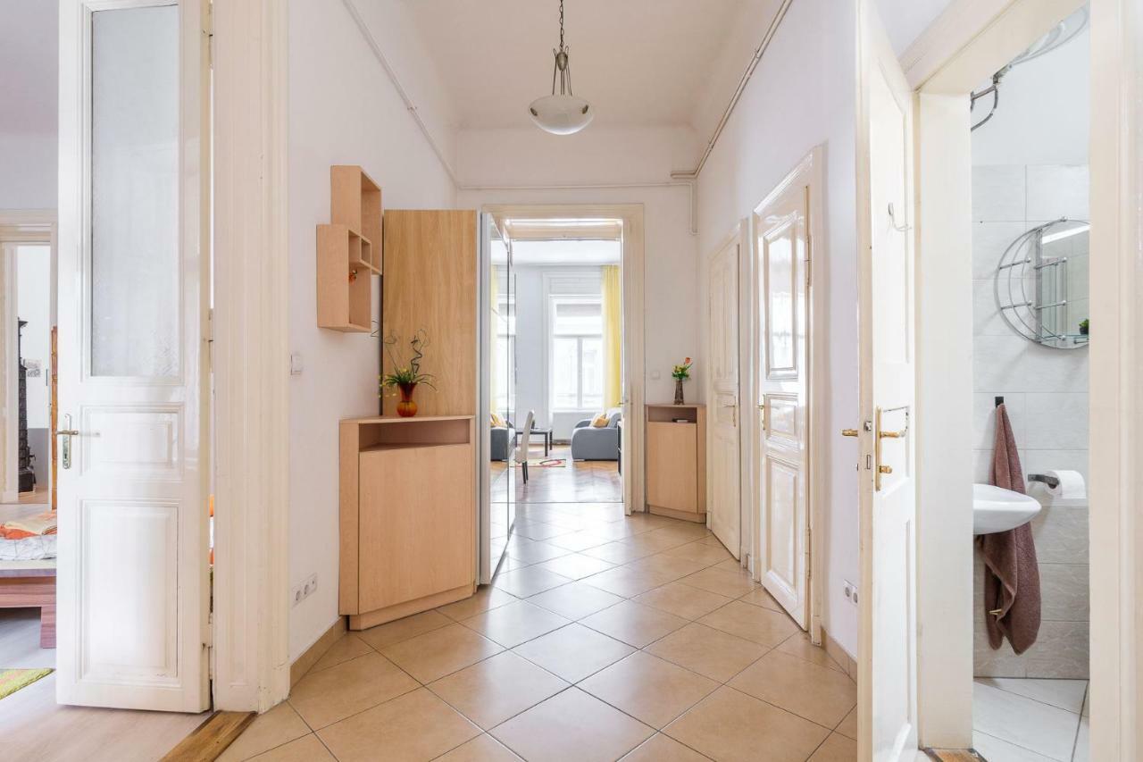 Izabella Home 2 Budapest Exteriör bild