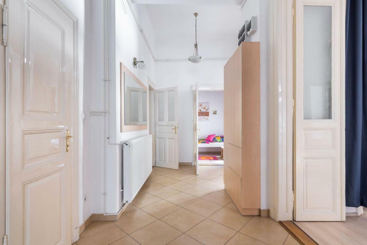 Izabella Home 2 Budapest Exteriör bild
