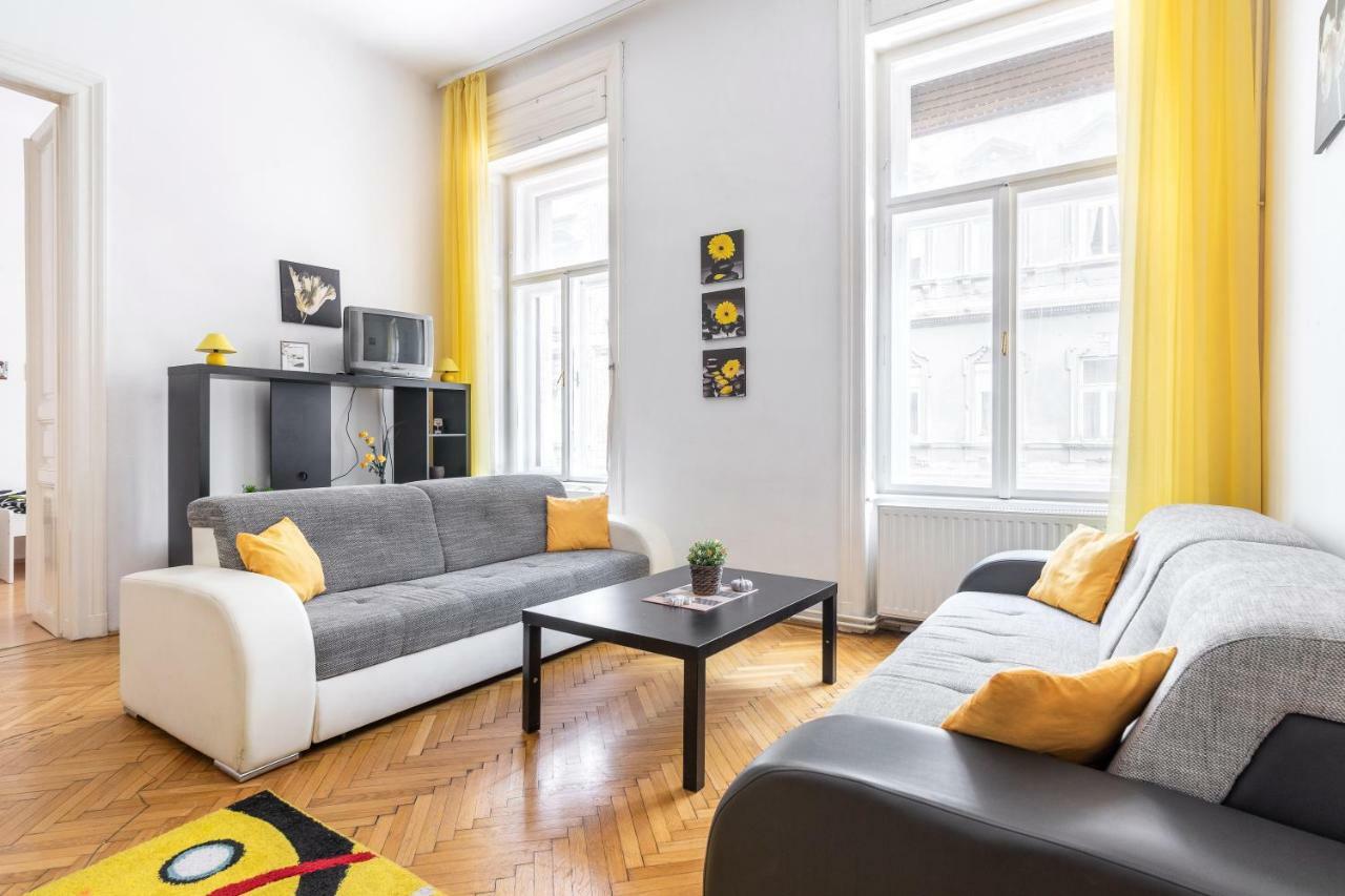 Izabella Home 2 Budapest Exteriör bild