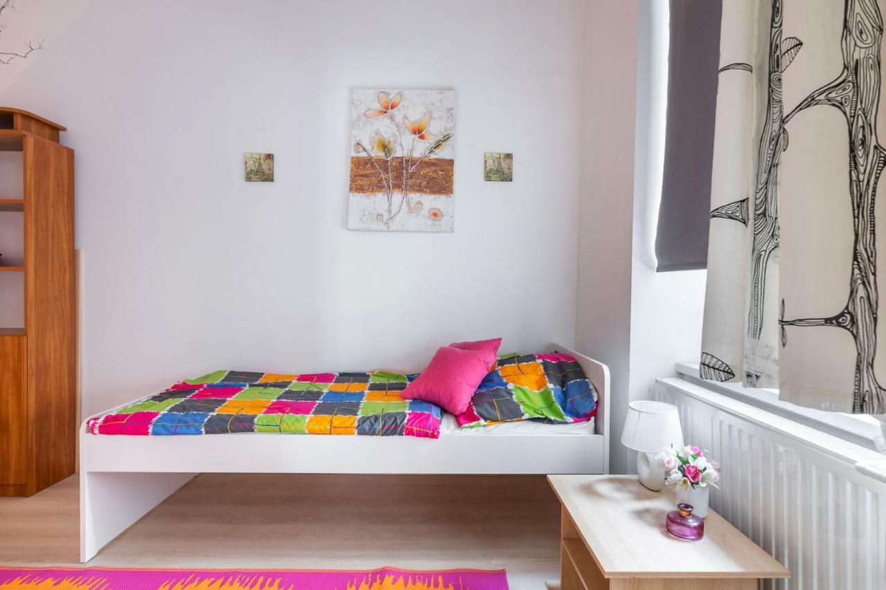 Izabella Home 2 Budapest Exteriör bild