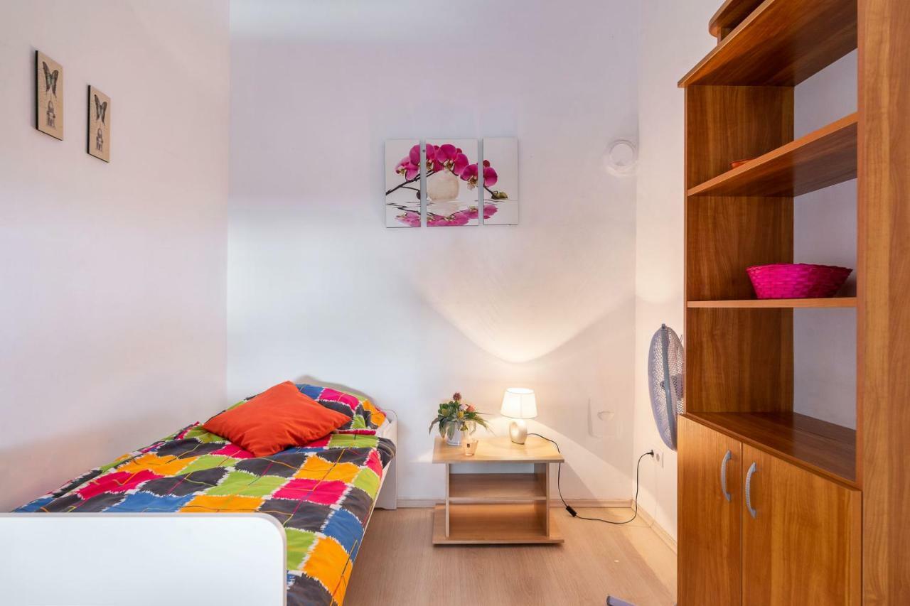 Izabella Home 2 Budapest Exteriör bild