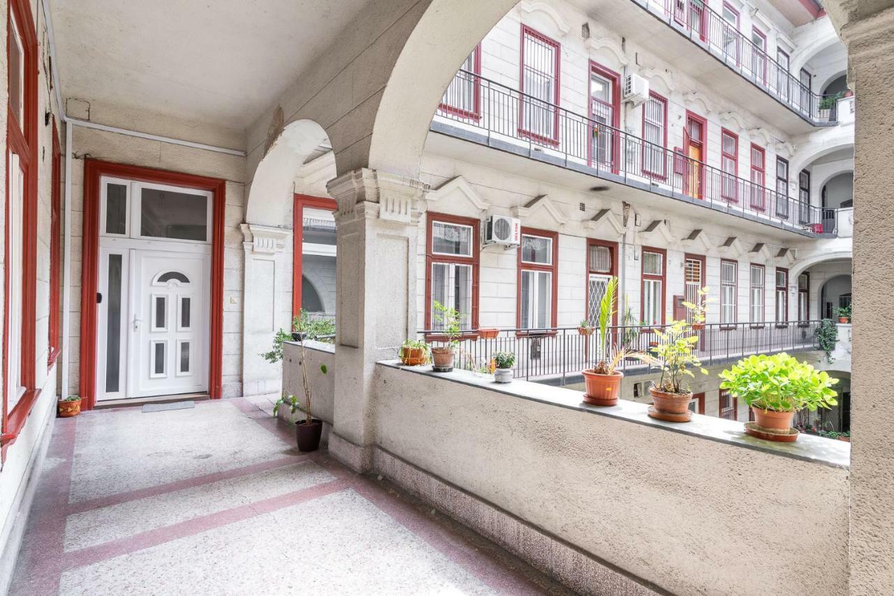 Izabella Home 2 Budapest Exteriör bild